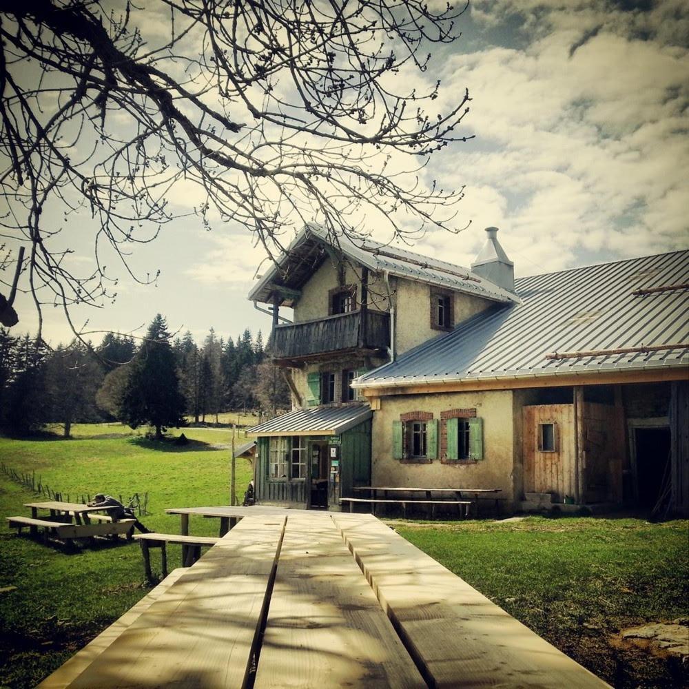 La Petite Echelle Hotel Rochejean Exterior foto